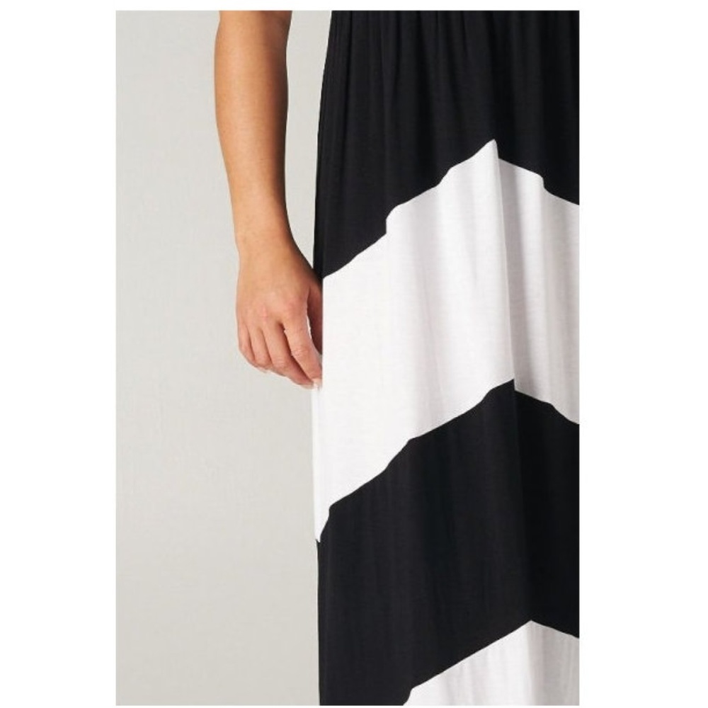EASTER SALE Plus Color Block Strapless Maxi Dress - Picture 4 of 4